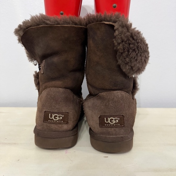 UGG Women's Bailey Button II Boots Size 7 - Picture 6 of 9